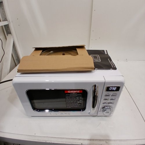GALANZ RETRO STYLE COUNTERTOP MICROWAVE OVEN - 0.7CU.FT. - WHITE (MODEL: GLCMKZ07WER07) image 3