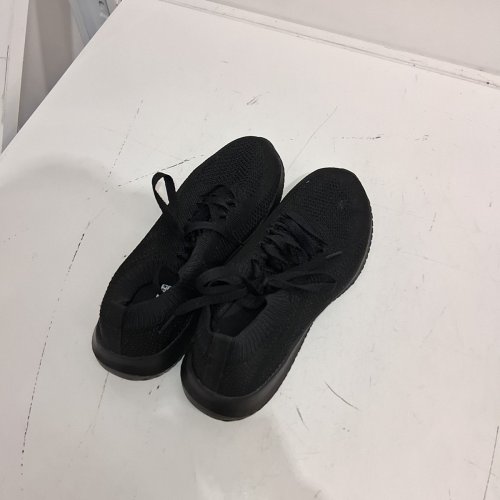 ATHLETIC WORKS SLIP ON SHOES - SIZE 6 - BLACK image 2