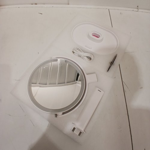 BEST PRESENT SMALL MAGNIFIER MIRROR WITH LED LIGHT - 9" DIAMETER - WHITE image 2