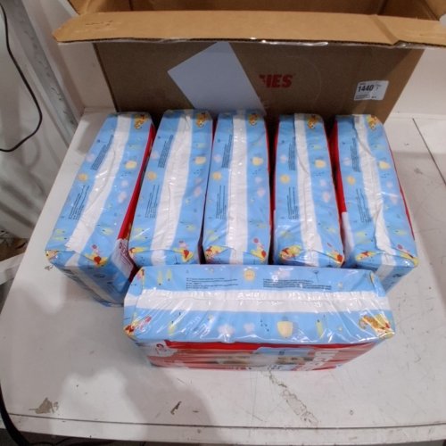 198PK HUGGIES LITTLE SNUGGLERS BABY DIAPERS - SIZE 1 (UP TO 14LB) - DISNEY WINNIE THE POOH (MODEL: 56308) image 3
