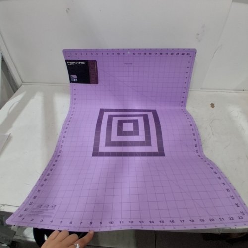 FISKARS TWO SIDED CUTTING MAT - 24" X 36" - PURPLE/BLUE image 3