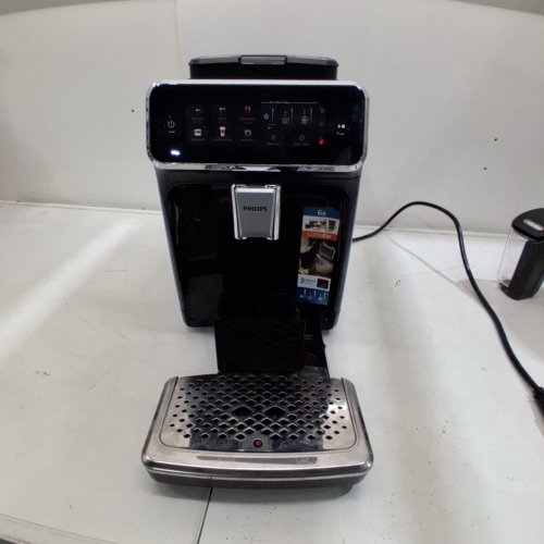 PHILIPS 3300 SERIES ULLY AUTOMATIC ESPRESSO MACHINE WITH LATTEGO MILK SYSTEM AND INTEGRATED GRINDER - GLOSSY BLACK (MODEL:EP3341/50) image 3