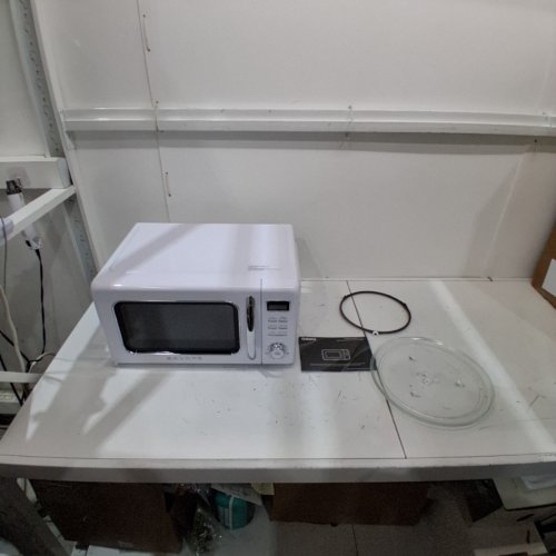 GALANZ RETRO STYLE COUNTERTOP MICROWAVE OVEN - 1.1CU.FT. - MILKSHAKE WHITE (MODEL: GLCMKZ11WER10) image 3