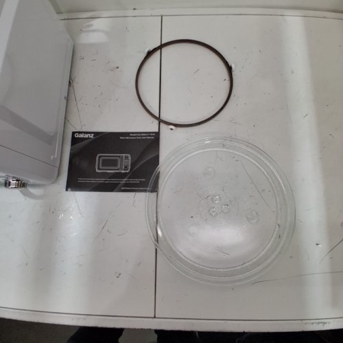 GALANZ RETRO STYLE COUNTERTOP MICROWAVE OVEN - 1.1CU.FT. - MILKSHAKE WHITE (MODEL: GLCMKZ11WER10) image 4