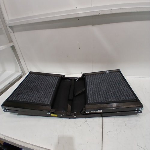 VEVOR METAL OUTDOOR VEHICLE DOG RAMP - 63" X 17" - BLACK (MODEL: 160*44) image 3