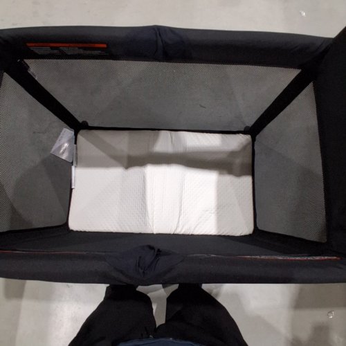 BUGABOO STARDUST PORTABLE TRAVEL COT/ PLAY YARD - 25" X 38.8" X 33.5" - BLACK (MODEL: STARDUST) image 3