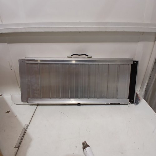 VEVOR PORTABLE FOLDING WHEELCHAIR RAMP - 800 LBS MAX CAPACITY - SILVER (MODEL: HXZDPD36) image 3