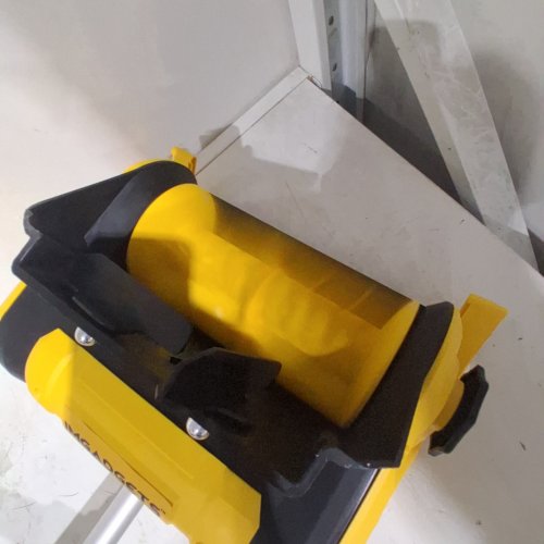 YSMJ CORDLESS ELECTRIC SHOW SHOVEL WITH ADJUSTABLE DIRECTIONAL PLATE AND SKIS FOR EASIER MOVEABILITY WITH 2 BATTERIES AND CHARGER - 14"W, 40V, 30 MIN RUNTIME PER BATTERY - YELLOW (MODEL: CX-SXJ02) image 2