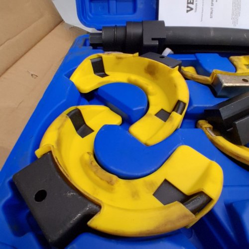 STRUT SPRING COMPRESSOR SET - 9921LBS/4500KG LOAD CAPACITY - BLUE/YELLOW (MODEL: XC4027A) image 4