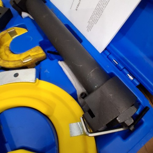 STRUT SPRING COMPRESSOR SET - 9921LBS/4500KG LOAD CAPACITY - BLUE/YELLOW (MODEL: XC4027A) image 5