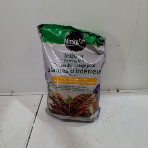 MIRACLE-GRO INDOOR POTTING MIX - 8.8L image 3