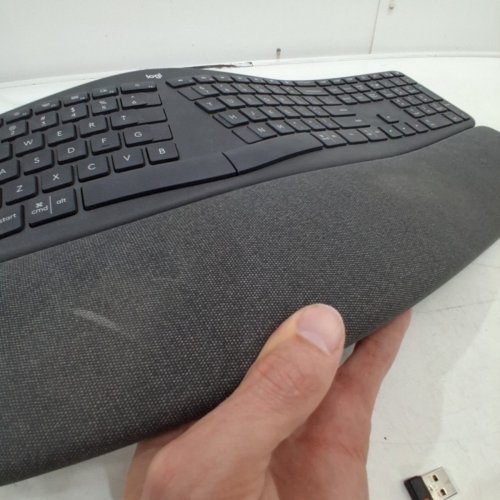 LOGITECH ERGO K860 WIRELESS BLUETOOTH ERGONOMIC KEYBOARD - SPLIT KEYBOARD, WRIST REST, BLUETOOTH AND USB (MODEL:‎ YR0072) image 4