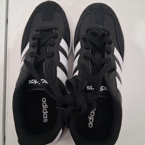 MEN'S ADIDAS BARREDA LACE UP SNEAKER SHOES - SIZE 8- BLACK (STYLE: 29746010) image 2