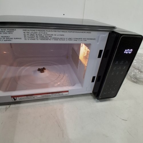 CHEFMAN COUNTERTOP MICROWAVE OVEN - 0.7 CU.FT. - BLACK (MODEL: RJ55-7-V2-CA) image 2