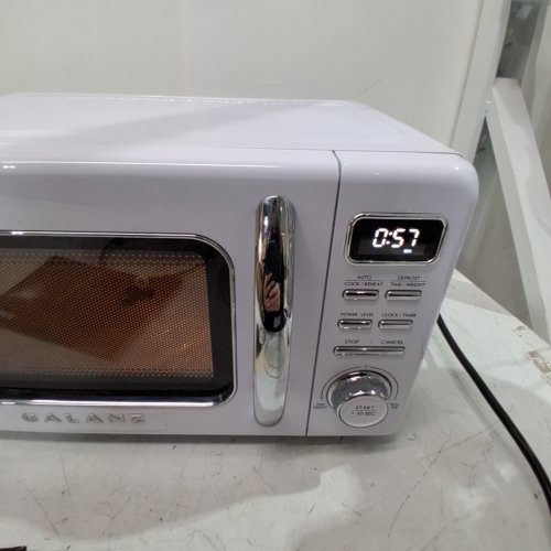 GALANZ RETRO STYLE COUNTERTOP MICROWAVE OVEN - 0.7CU.FT. - WHITE (MODEL: GLCMKZ07WER07) image 2