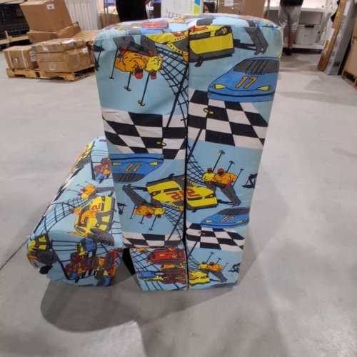 COMFYKIDS 2-IN1 FLIP CHAIR/BED - 65"X22" - RACE CAR PATTERN image 4
