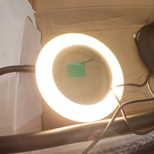 LED RING LIGHT WITH ROUND METAL BASE - BLACK image 2