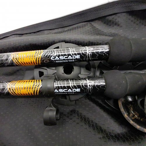 CASCADE MOUNTAIN TECH ALUMINUM TREKKING POLES LIGHT WEIGHT AND ADJUSTABLE CORK image 3