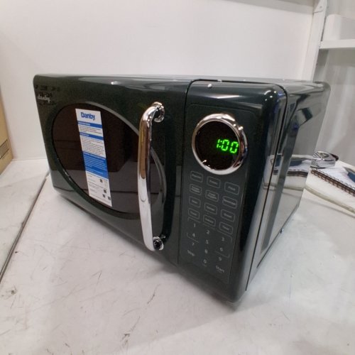 DANBY RETRO COUNTERTOP MICROWAVE - 700W - 0.7CU.FT - GREEN (MODEL: DMW07E1GDB) image 2