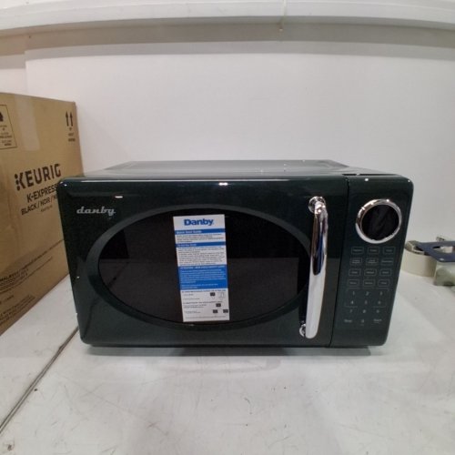 DANBY RETRO COUNTERTOP MICROWAVE - 700W - 0.7CU.FT - GREEN (MODEL: DMW07E1GDB) image 3