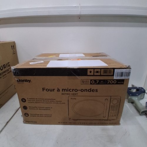 DANBY RETRO COUNTERTOP MICROWAVE - 700W - 0.7CU.FT - GREEN (MODEL: DMW07E1GDB) image 7