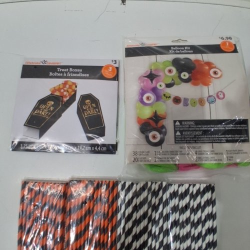 4PC+ HALLOWEEN PARTY SUPPLIES - ORANGE, BLACK AND WHITE image 3
