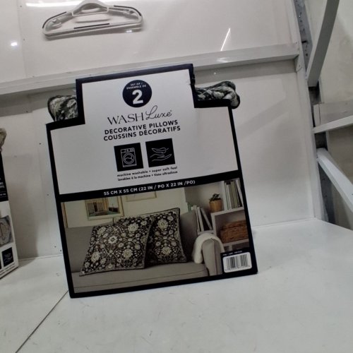 2PK WASH LUXE TOWN & COUNTRY LIVING DECORATIVE PILLOWS - 22" X 22" - MULTICOLOURED image 2