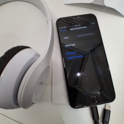 GEMS BLUETOOTH WIRELESS OVER-EAR HEADPHONES - WHITE image 2