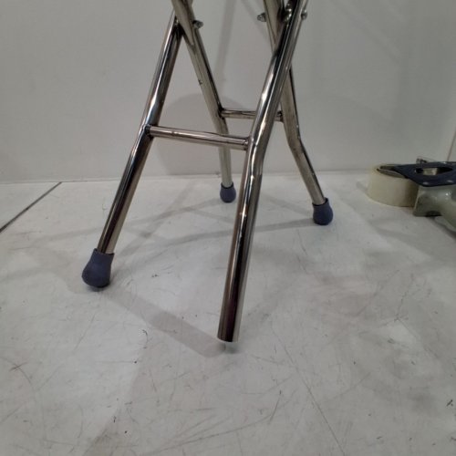 2-IN-1 FOLDING WALKING STICK WITH SEAT - SILVER image 4