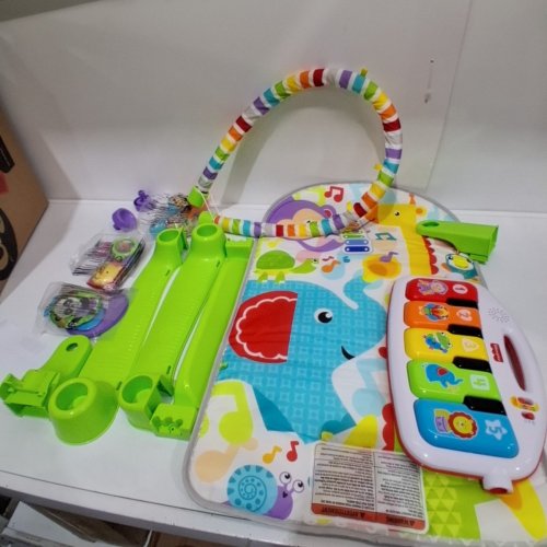 FISHER-PRICE DELUXE KICK & PLAY PIANO GYM image 3