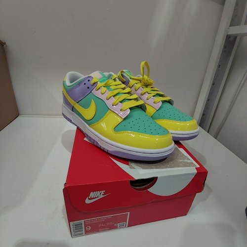 WOMEN'S NIKE DUNK LOW RETRO EASTER 2026 SNEAKERS - 9 - EMERALD RISE / YELLOW PULSE / HYDRANGEAS / WHITE / PINK FOAM image 3