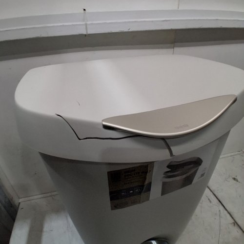UMBRA BRIM STEP-ON TRASH CAN - 50L - SAND (MODEL: 084200-1313) image 4