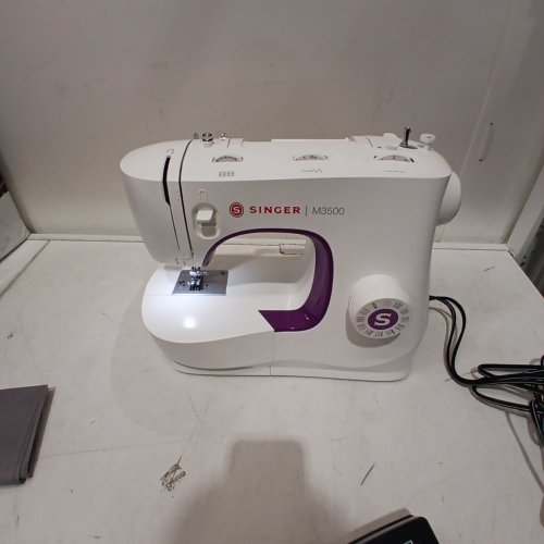 SINGER M3500 32 STITCH SEWING MACHINE - WHITE/PURPLE (MODEL: M3500) image 3
