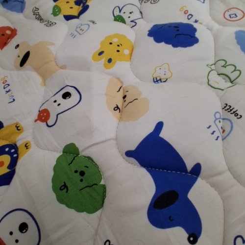 OURS À BULLES QUILTED BABY PLAYMAT - 79" X 71" - WHITE WITH MULTICOLOR PRINT image 4