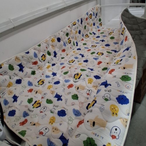 OURS À BULLES QUILTED BABY PLAYMAT - 79" X 71" - WHITE WITH MULTICOLOR PRINT image 5