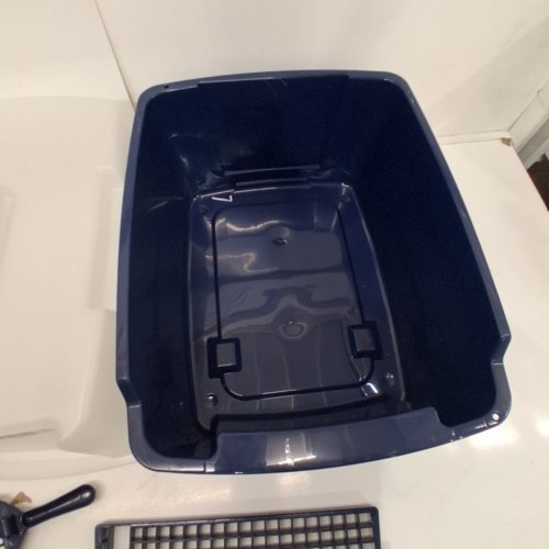 IRIS USA CAT LITTER BOX ENCLOSURE WITH SCOOP AND FRONT DOOR FLAP - 15" X 19" - NAVY/CLEAR ( MODEL: CLH-15) image 3