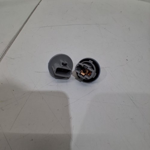 2PC FRONT TURN SIGNAL LIGHT BULB PLUG SOCKETS - FITS VARIOUS MODELS - GREY image 3