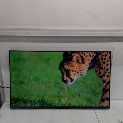 HISENSE 4K UHD HDR LRD ROKU SMART TV - 43" - BLACK (MODEL: 43R63N) image 8