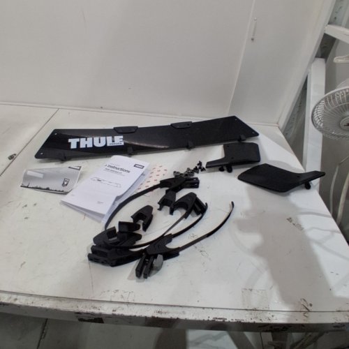 THULE AIRSCREEN XT M, WIND FAIRING KIT THAT REDIRECTS AIRFLOW OVER ROOF RACK - BLACK (MODEL: 870201) image 2