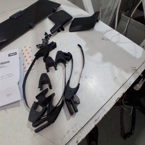 THULE AIRSCREEN XT M, WIND FAIRING KIT THAT REDIRECTS AIRFLOW OVER ROOF RACK - BLACK (MODEL: 870201) image 3