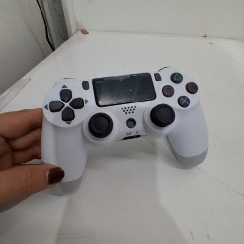 THIRD PARTY BLUETOOTH WIRELESS CONTROLLER FOR PLAYSTATION 4 (PS4) AND PC WITH DOUBLE MOTOR VIBRATION - WHITE (MODEL: CUH-ZCT2E) image 3