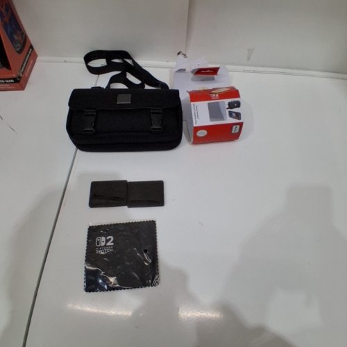 NINTENDO SWITCH 2 GAME TRAVELER DELUXE CROSSOVER BAG - BLACK image 2
