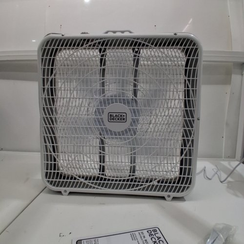 BLACK + DECKER PLUG-IN BOX FAN WITH 3 SPEED SETTINGS - 20" - WHITE (MODEL: BFB20S) image 2