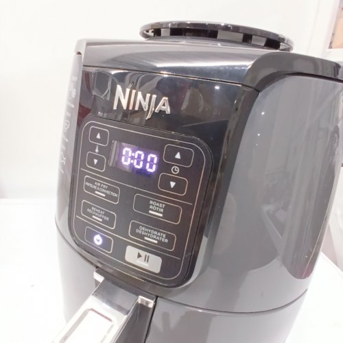 NINJA PROGRAMMABLE DIGITAL AIR FRYER - 3.8L CAPACITY - DARK GREY (MODEL: AF100C) image 2
