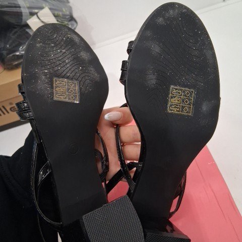 WOMEN'S HEELED SANDALS - US 7 - BLACK image 3