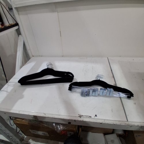 17PC ASSORTED CLOTHES HANGERS - BLACK image 2