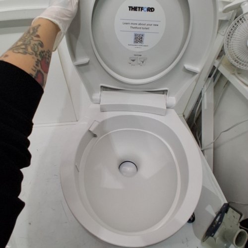 THETFORD AQUA-MAGIC VI FOOT FLUSH WATER SAVER RV TOILET - FLUSH WHITE - (MODEL: 31833) image 5