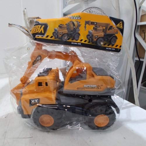 CONSTRUCTION TOY VEHICLE - ORANGE AND BLACK image 2