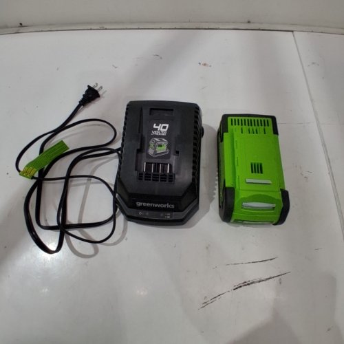 GREENWORKS LITHIUM ION BATTERY AND CHARGER - 40V 2.0AH BLACK/GREEN (MODEL: 29652) image 3
