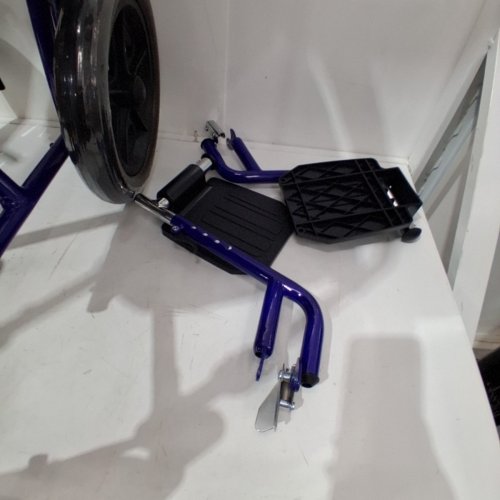 MEDLINE ALUMINUM TRANSPORT CHAIR WITH LARGE WHEELS AND BRAKES - 300LB MAX - 19" -BLUE (MODEL: MDS808210ABE) image 3